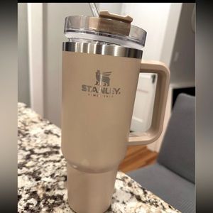 40oz beige Stanley